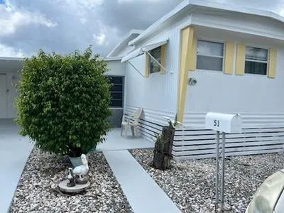 Unit 51 photo 3