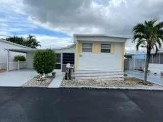 Unit 51 photo 4