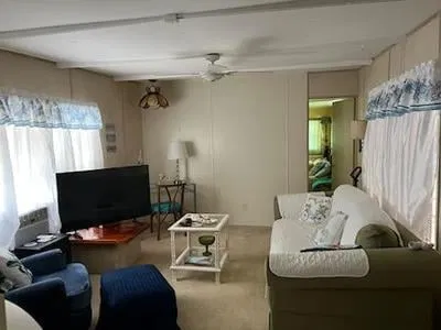 Unit 51 photo 12