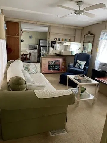 Unit 51 photo 13