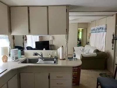 Unit 51 photo 14