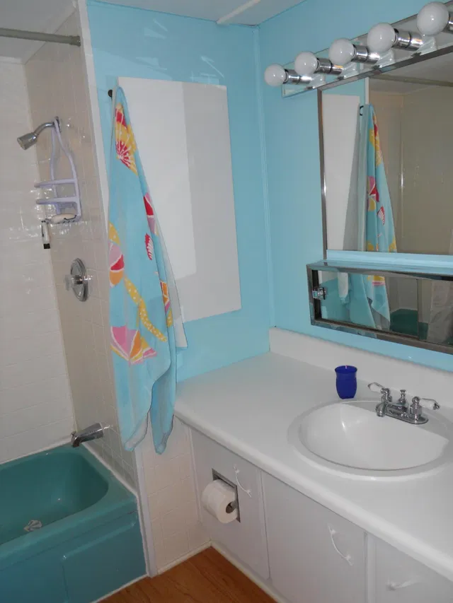 Unit 51 photo 22