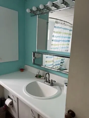 Unit 51 photo 24