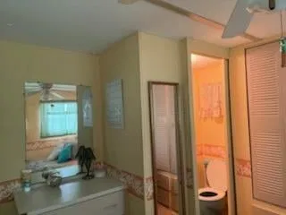 Unit 51 photo 25