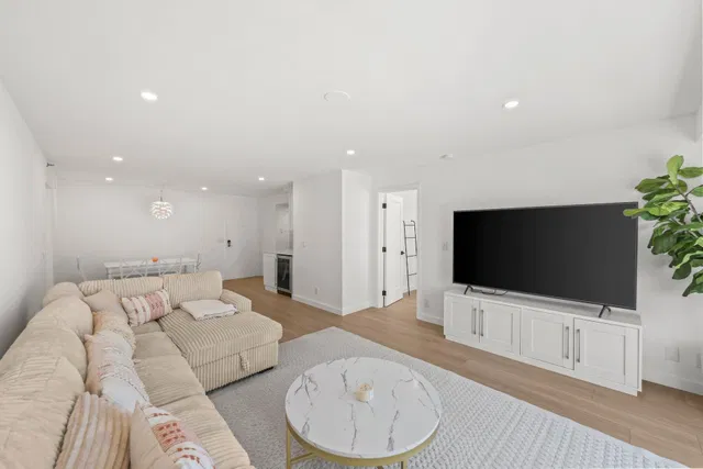 Unit 203 photo 2