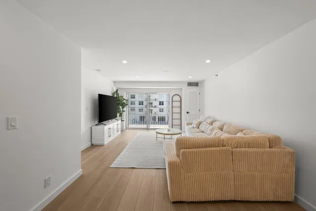 Unit 203 photo 3