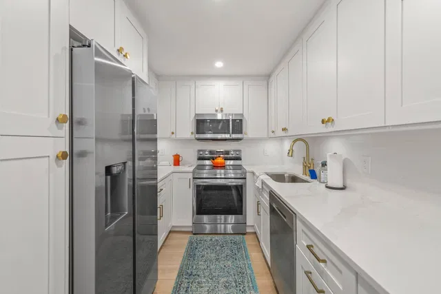 Unit 203 photo 10