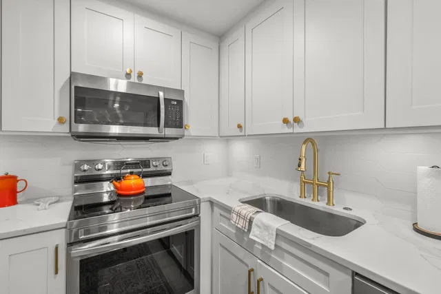 Unit 203 photo 11