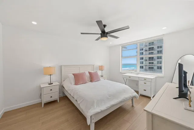 Unit 203 photo 14