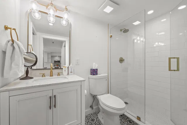 Unit 203 photo 21