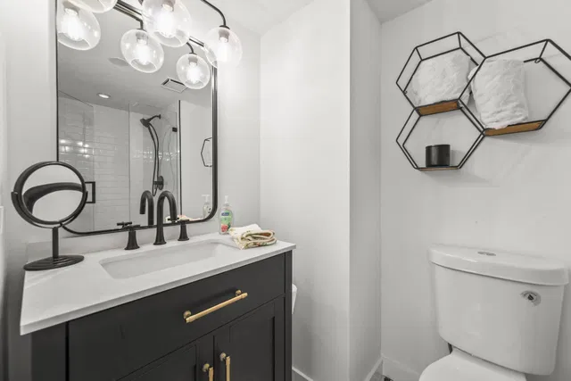 Unit 203 photo 22