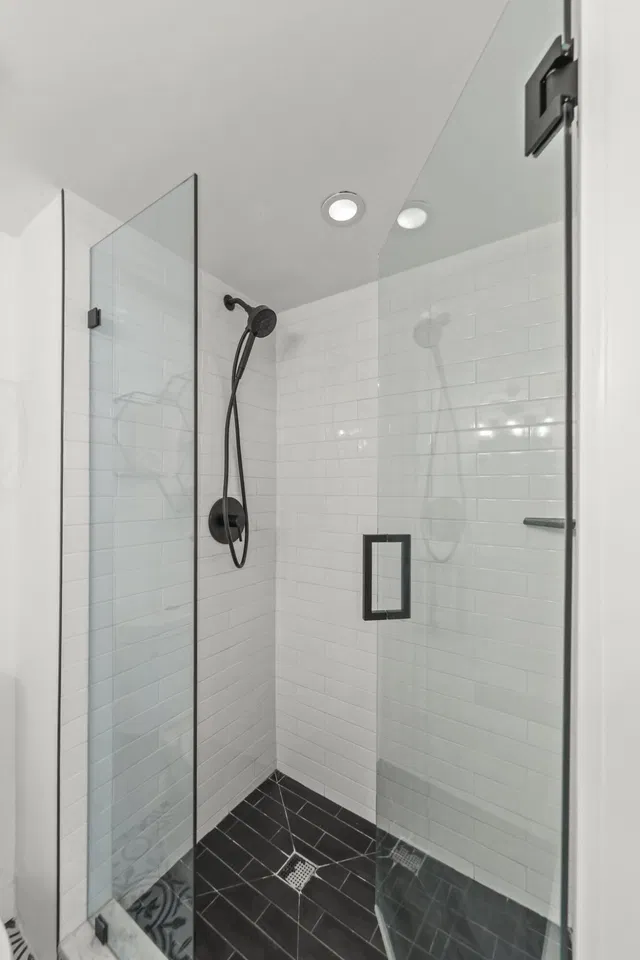 Unit 203 photo 23