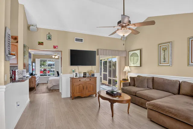 Residence photo 9