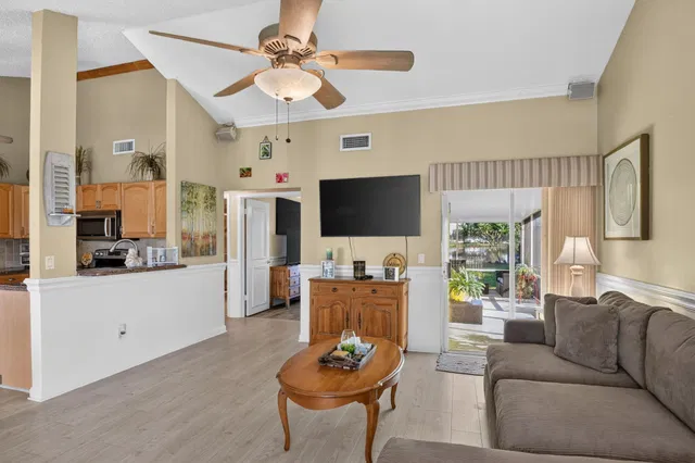 Residence photo 10