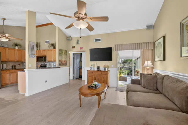 Residence photo 11
