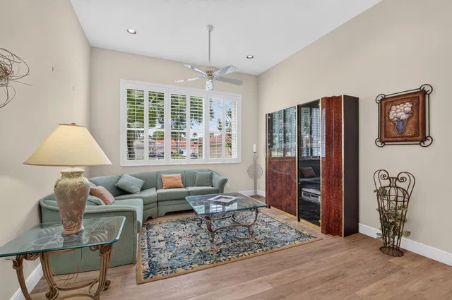 Residence photo 12