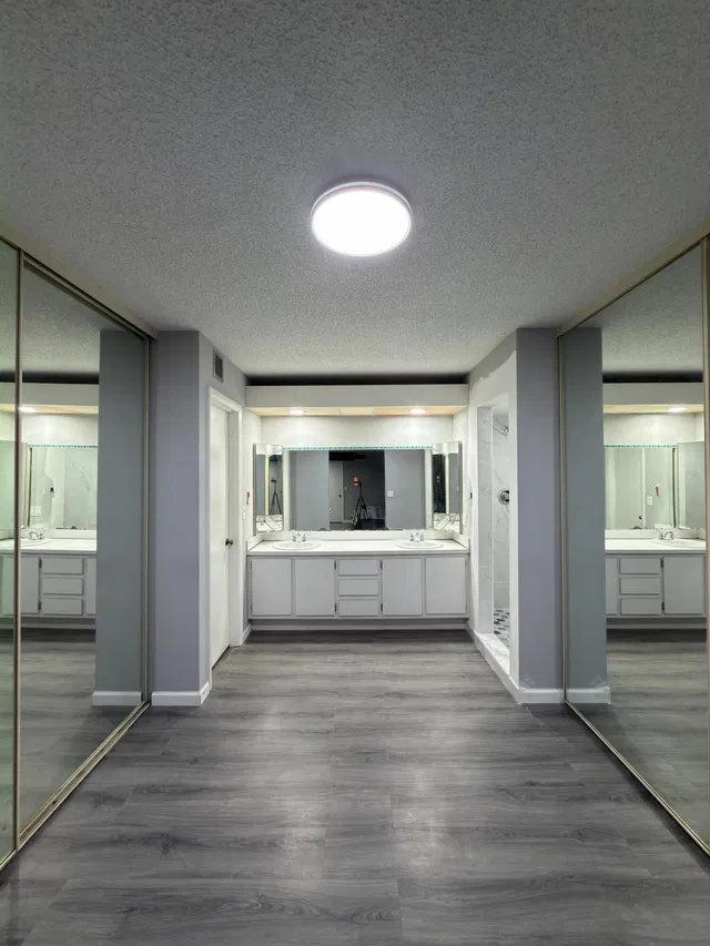 Residence photo 17