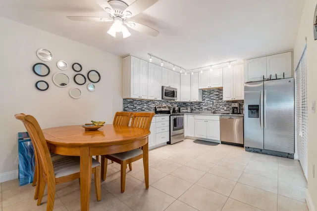  Residence photo 5