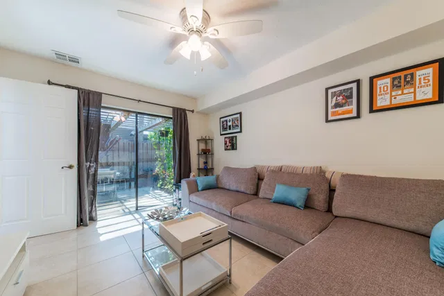  Residence photo 14