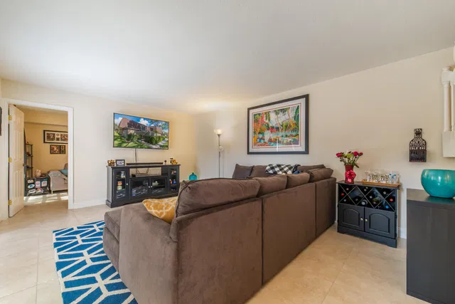 Residence photo 15