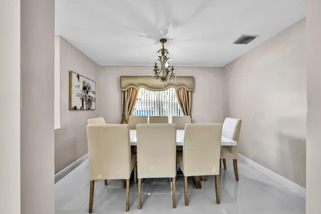 Residence photo 9