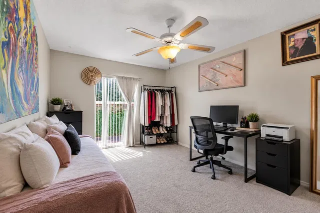 Residence photo 16