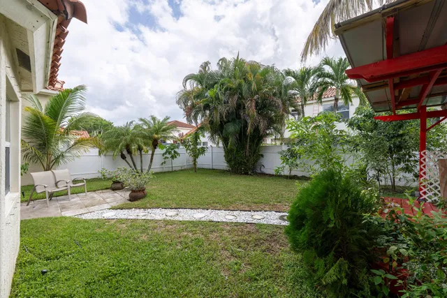 Residence photo 23