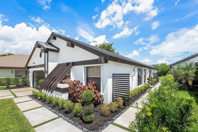 Residence photo 2