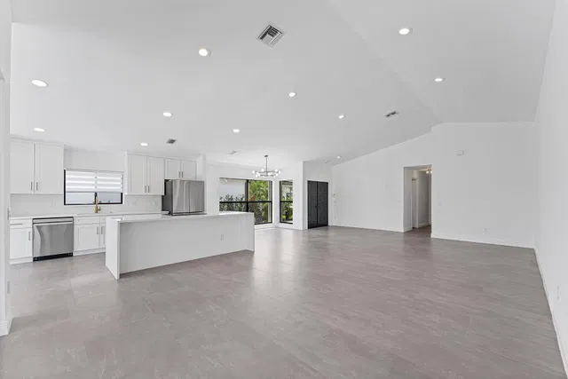 Residence photo 3