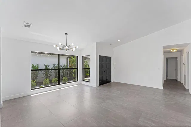 Residence photo 6