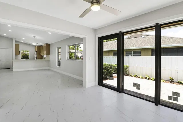 Residence photo 2
