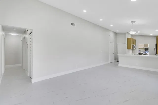 Residence photo 18