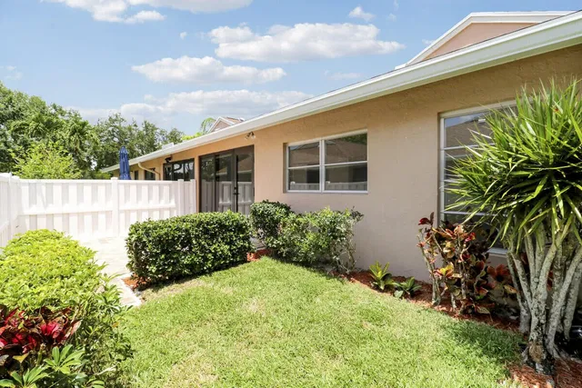 Residence photo 23