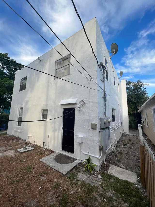  Residence photo 4