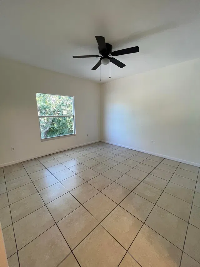  Residence photo 8