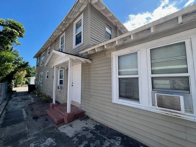 Residence photo 2