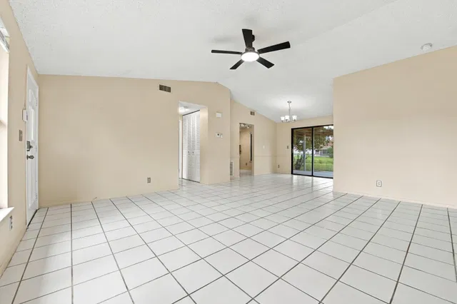 Residence photo 7