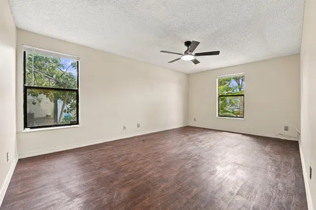Residence photo 14