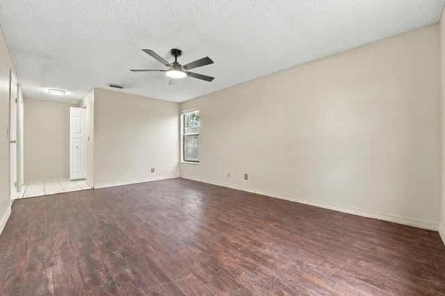 Residence photo 15