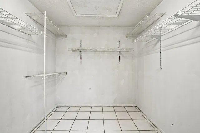 Residence photo 20