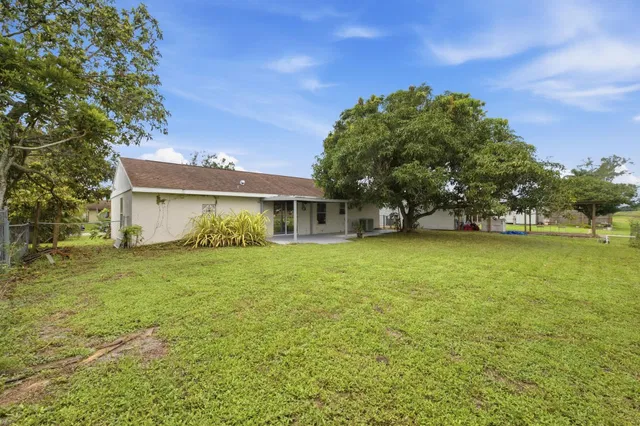 Residence photo 32