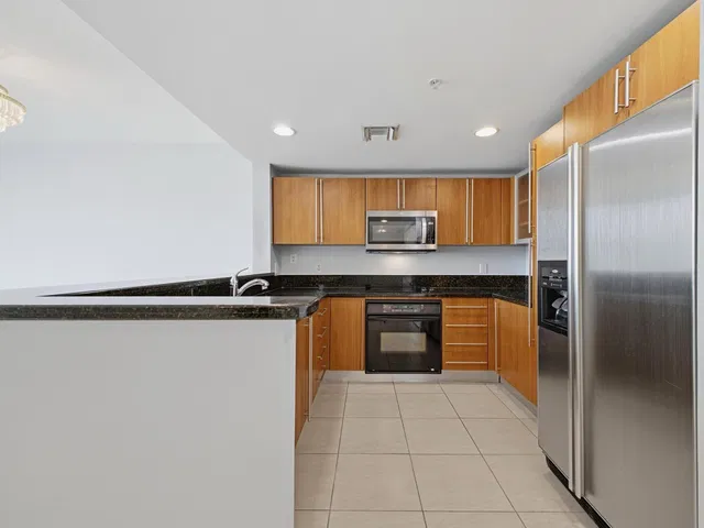 610 Clematis Unit 416 photo 6