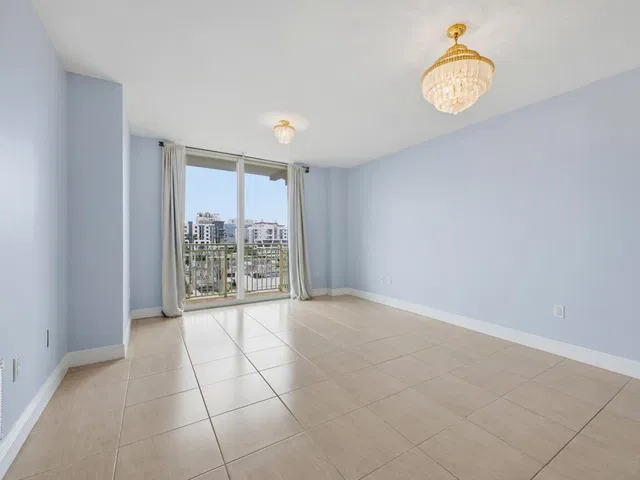 610 Clematis Unit 416 photo 11