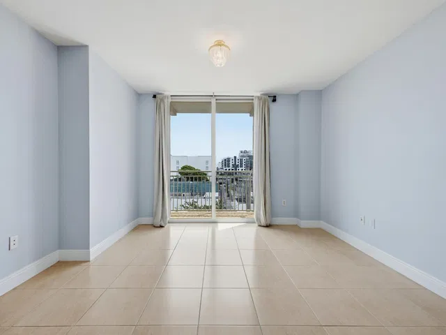 610 Clematis Unit 416 photo 14