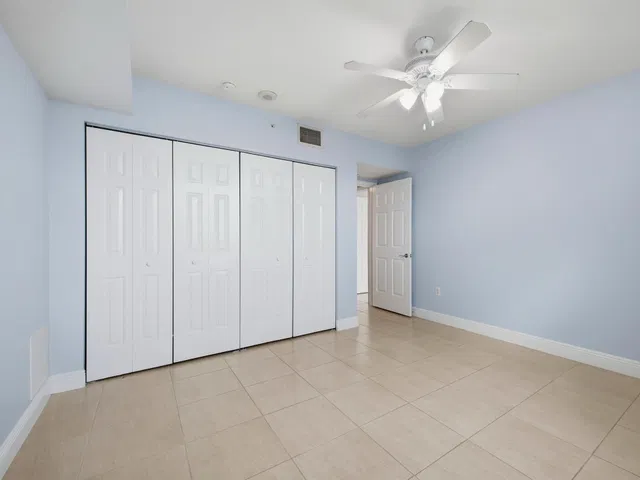 610 Clematis Unit 416 photo 21