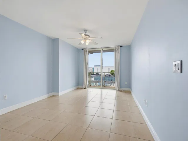 610 Clematis Unit 416 photo 23