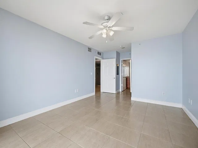 610 Clematis Unit 416 photo 25