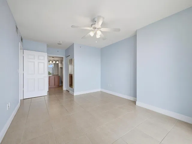 610 Clematis Unit 416 photo 26