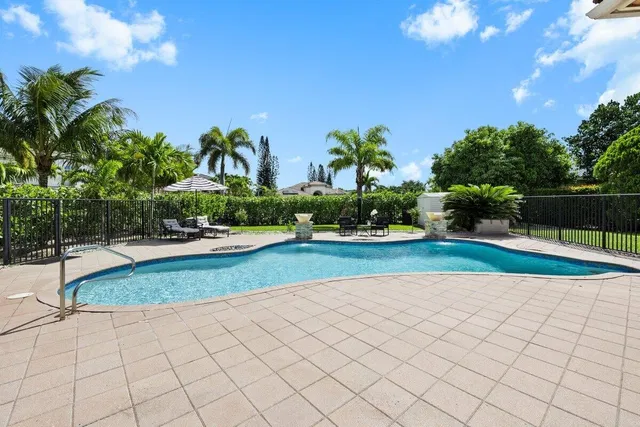  Residence photo 8