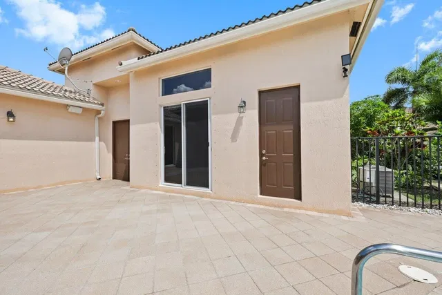  Residence photo 47